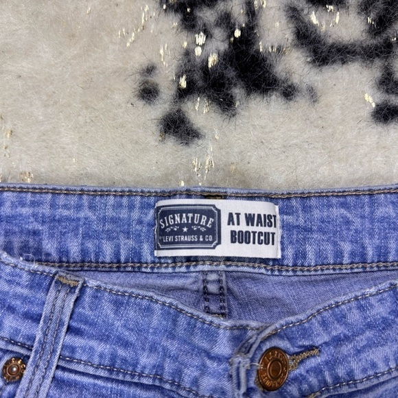 Levi’s Women’s Signature At Waist Light Wash Bootcut Denim Jeans Size 14 - Picture 2 of 8